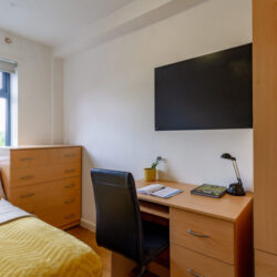 16-student-accommodation-london-landale-house-silver-non-ensuite-2-600x0-c-default
